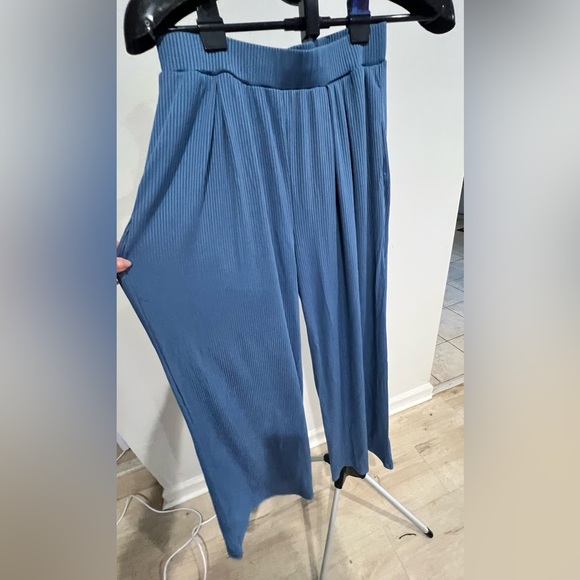 Ekouaer amazon Brand new two piece wide leg Blue Sleeveless Jumpsuit. Medium - Picture 5 of 10